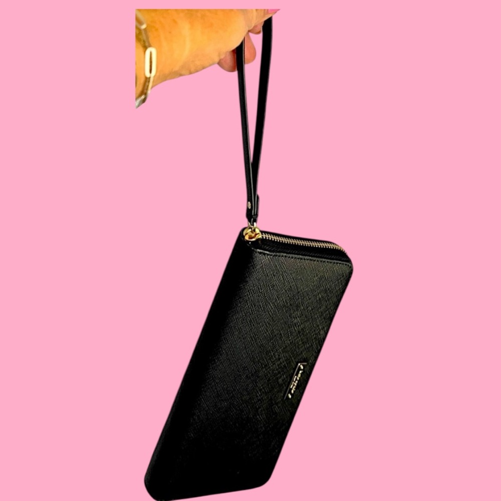 Kate Spade NEW W/out Wristlet/Wallet Black Leather Zip around